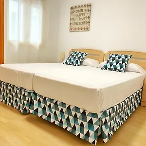 https://primera-linea-de-mar-centro-roses.topcostabravahotels.com